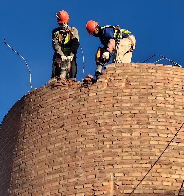 煙囪拆除專(zhuān)業(yè)團(tuán)隊(duì)，精準(zhǔn)拆除各類(lèi)煙囪！