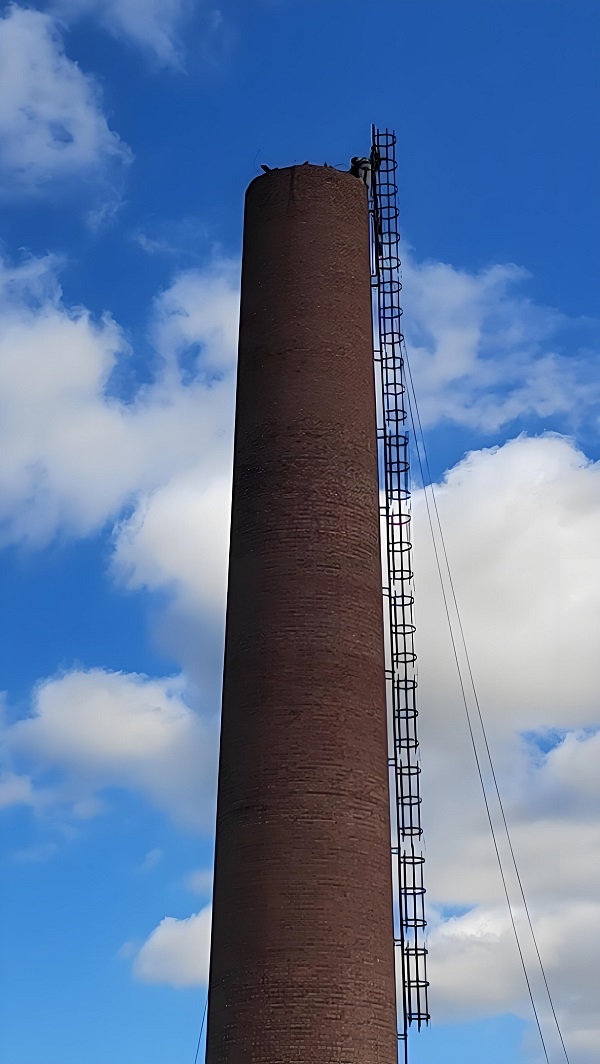 人工拆除煙囪：應(yīng)具備哪些資質(zhì)與培訓(xùn)要求